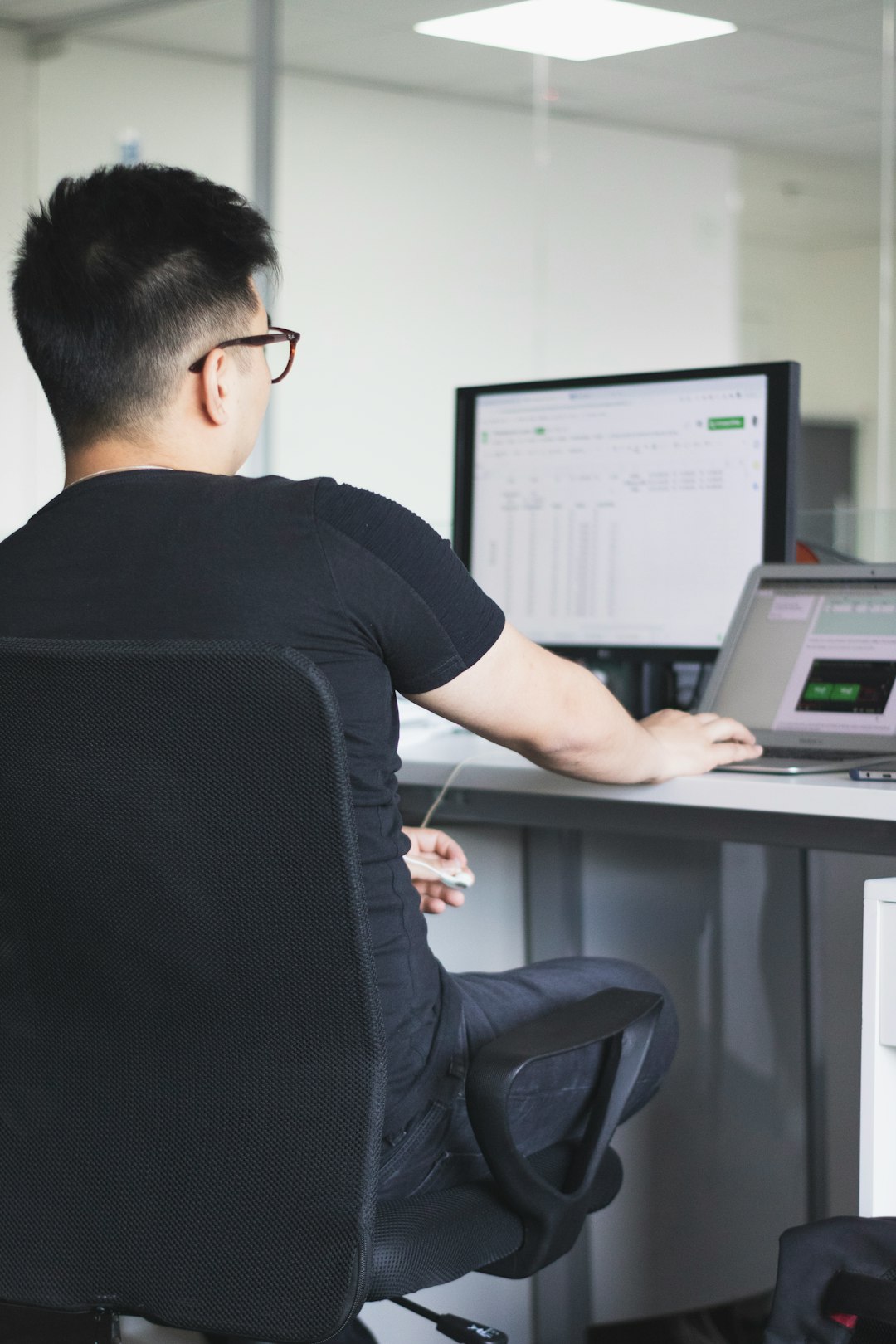 AI Customer Service Playbook: Build Enterprise-Grade AI Workflows from Scratch with Code & Config Examples